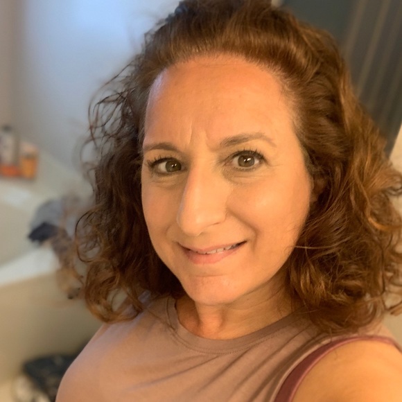 Meet your Posher, Pauline - Picture 2 of 2